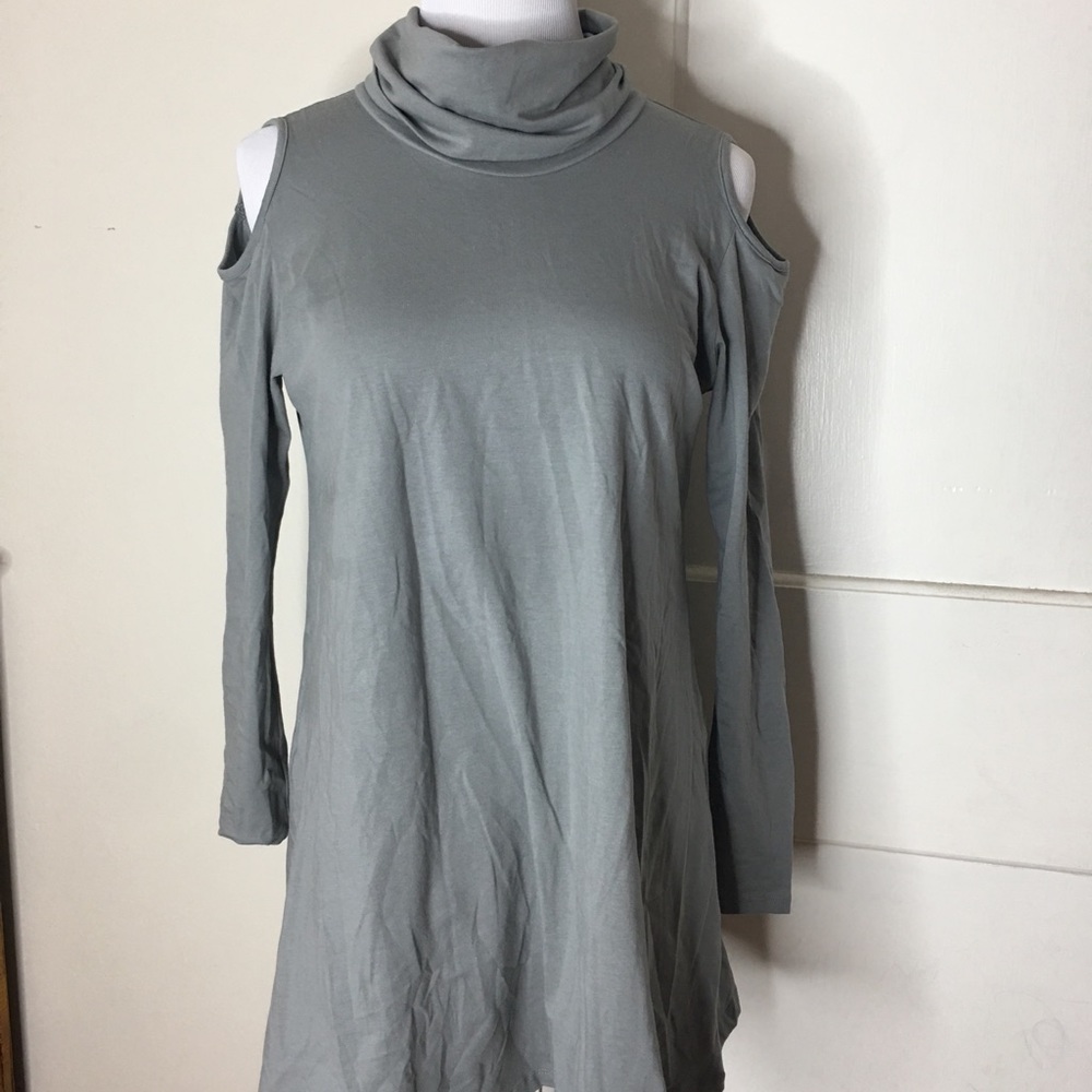 Cold shoulder tunic